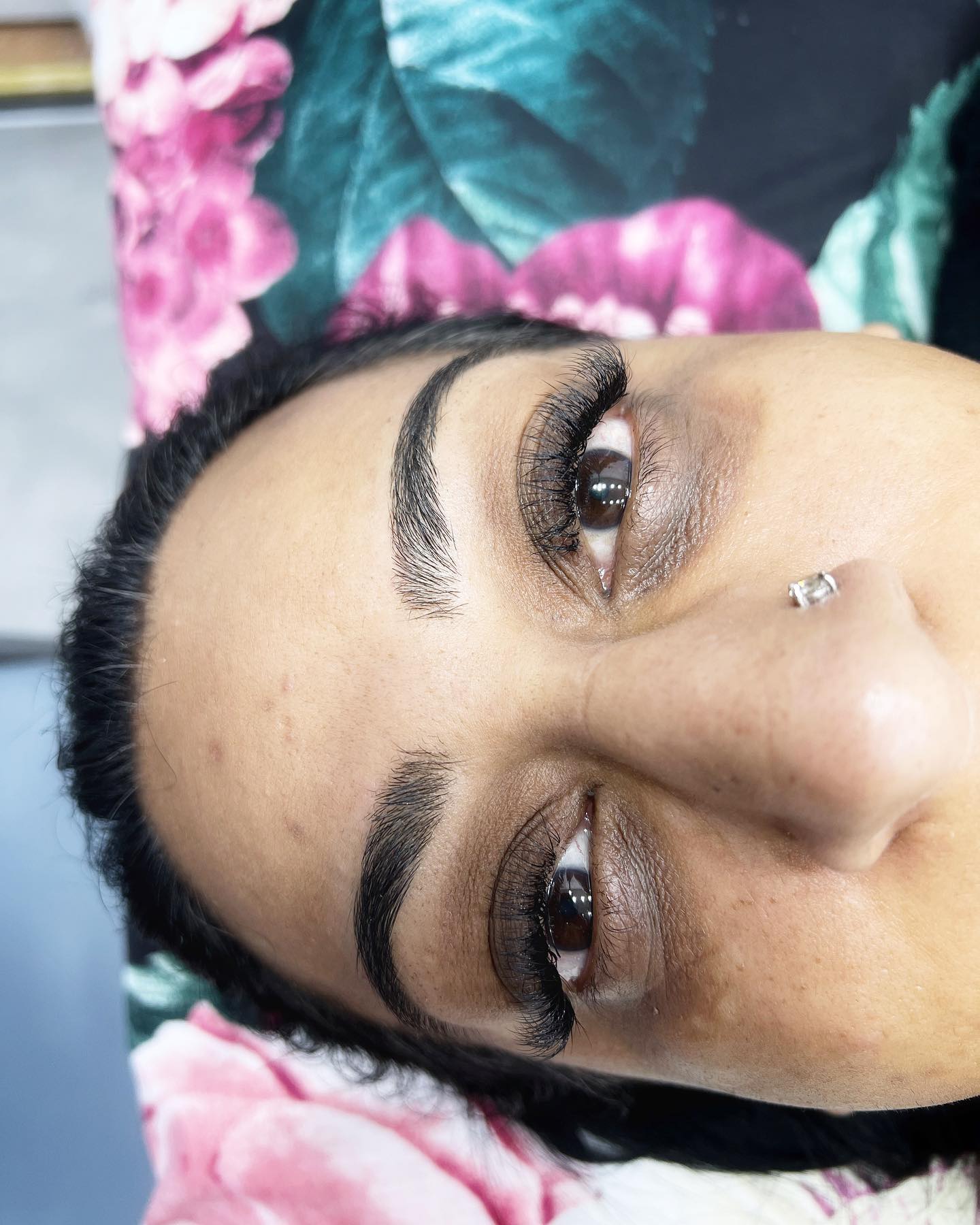 Hybrid lashes — Fluttery hybrid finish